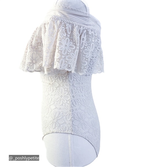 Victoria secret XS Very Sexy Off-the-shoulder flower detail Lace Bodysuit - Picture 12 of 16